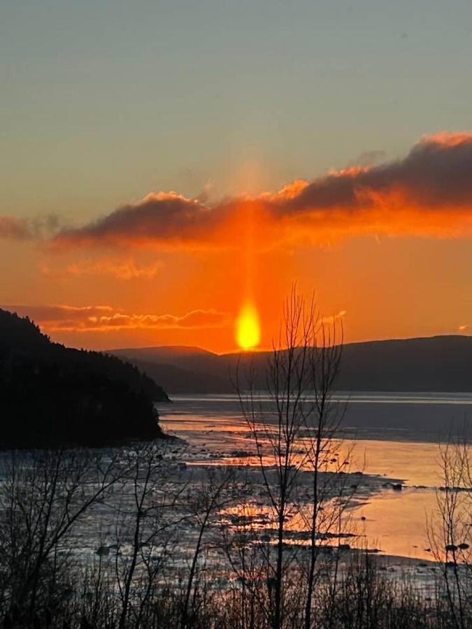 Suite 2 Fleche Du Fjord Vue Saguenay Mont Valin Saint-Fulgence Exterior photo